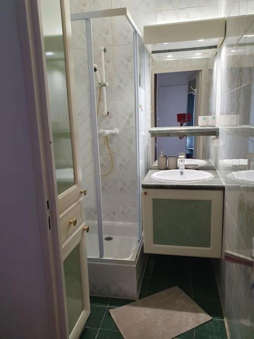Medipole T2 Avec Un Garage Gratuit Sur Place, 16Min A Centre Ville Lyon En Metro A Вильорбан Екстериор снимка