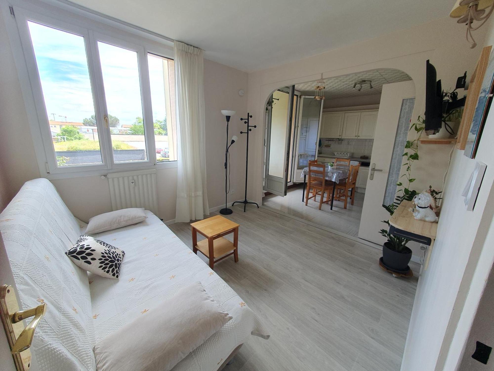 Medipole T2 Avec Un Garage Gratuit Sur Place, 16Min A Centre Ville Lyon En Metro A Вильорбан Екстериор снимка